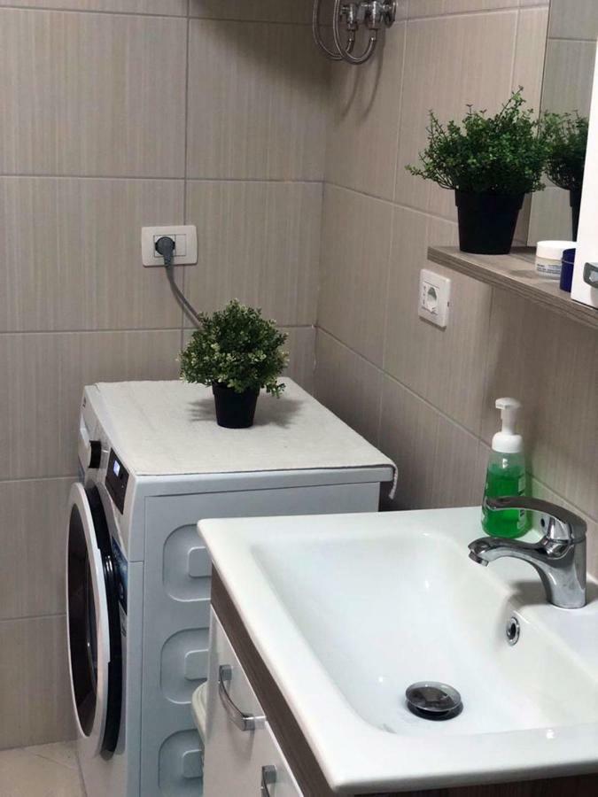 Matin Apartment Sea View Дуррес Екстер'єр фото